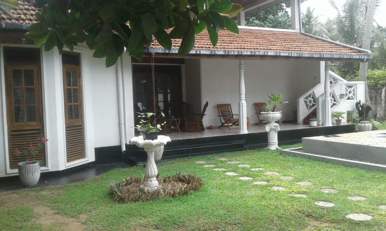 Villa Sea Sprays Hikkaduwa Εξωτερικό φωτογραφία